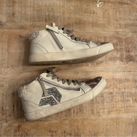 Dolce Vita High Top Sneakers - Picture 3 of 8
